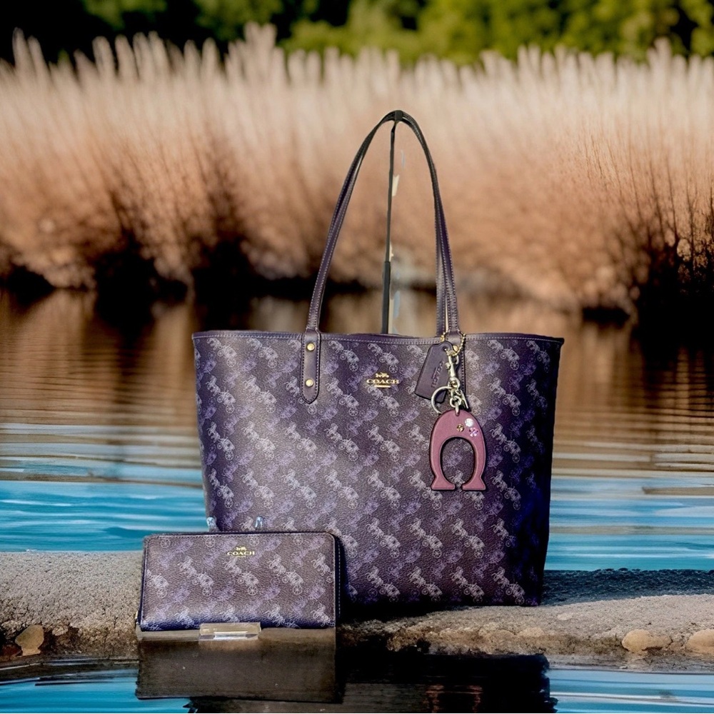 COACH Horse & Carriage Tote Purple w/ Rare Lg Zip Wallet & Coach “C” Charm🤩